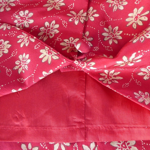 Annr Taylor Red dress with tan floral medallions - Picture 5 of 8